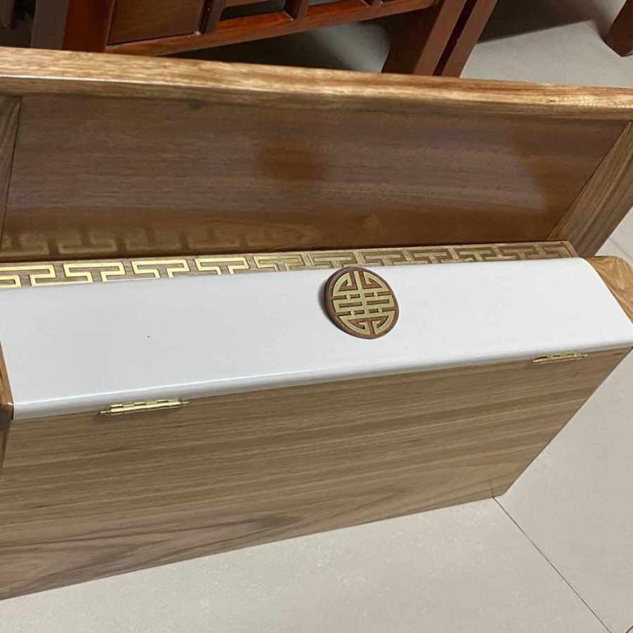 Ban Tho Treo Tuong Mau Trang Vang