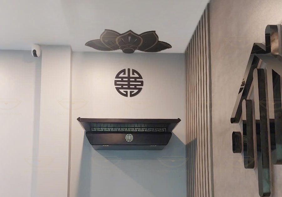 Ban Tho Treo Tuong Nghinh Loc Chup Thang